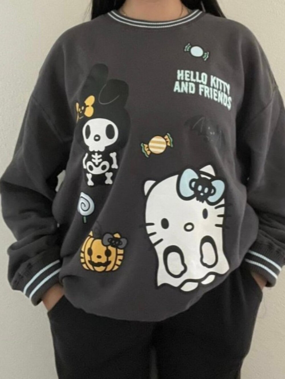Hello Kitty and Friends Halloween Sweatshirt Sweater Size M Spooky My Melody NWT